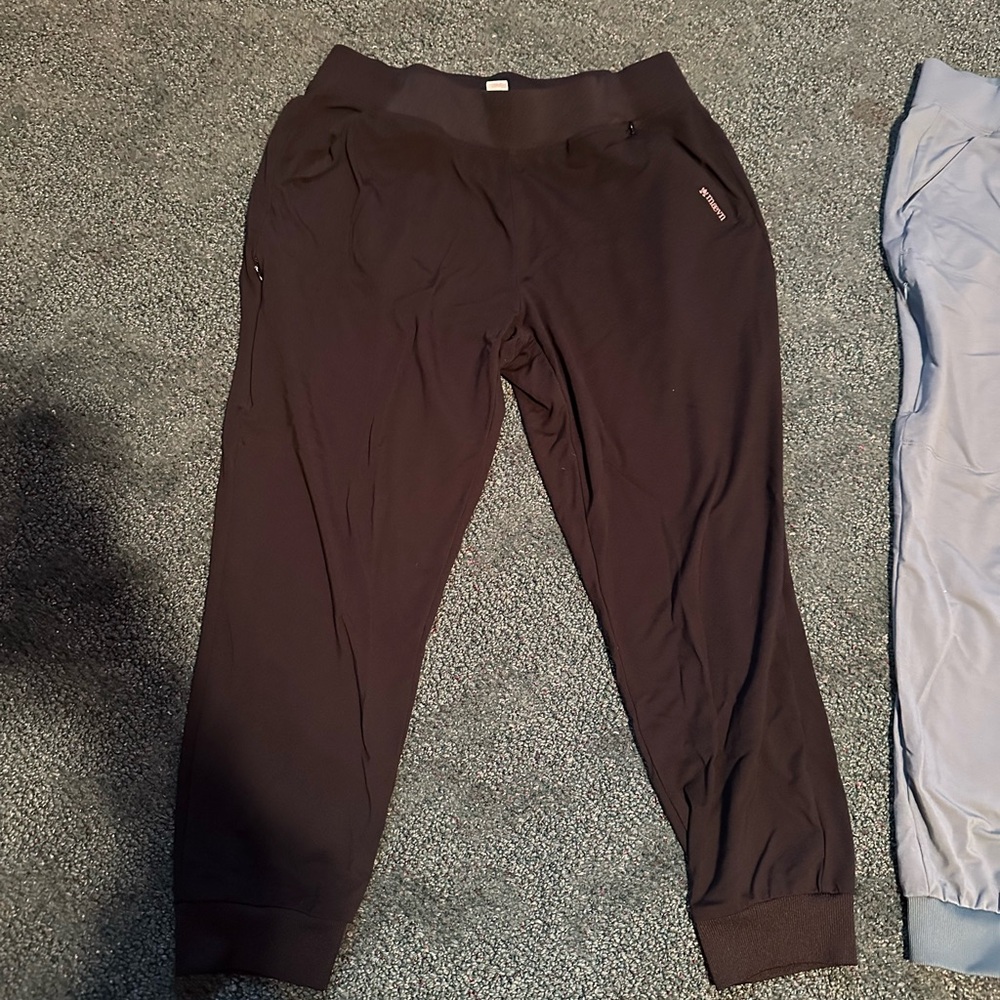 Medium petite Maevn jogger scrub pants